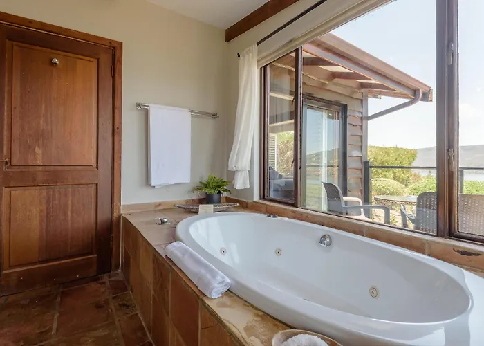 Elephant Hide Of Knysna Guest Lodge