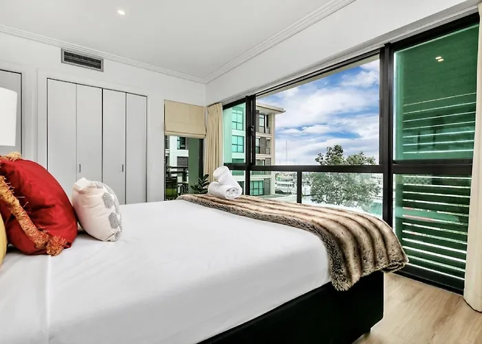 Glamorous Getaway - Heart Of The Viaduct 'Quays' Auckland