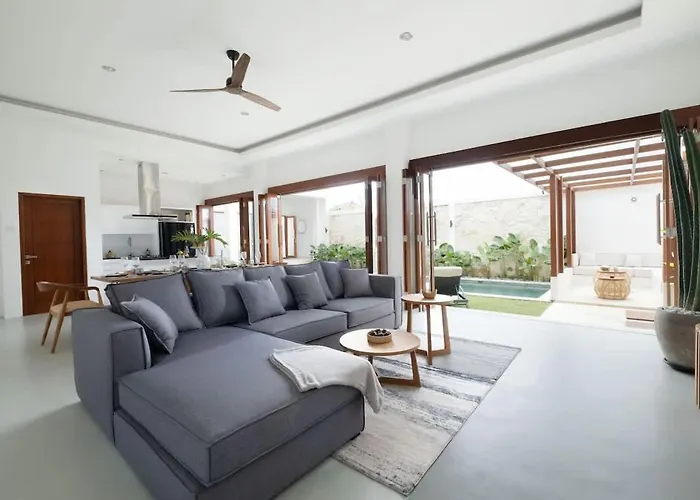 4Br Family Villa In Central Seminyak