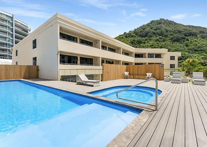 Oceanside Apartment With Pool Views Mount Maunganui