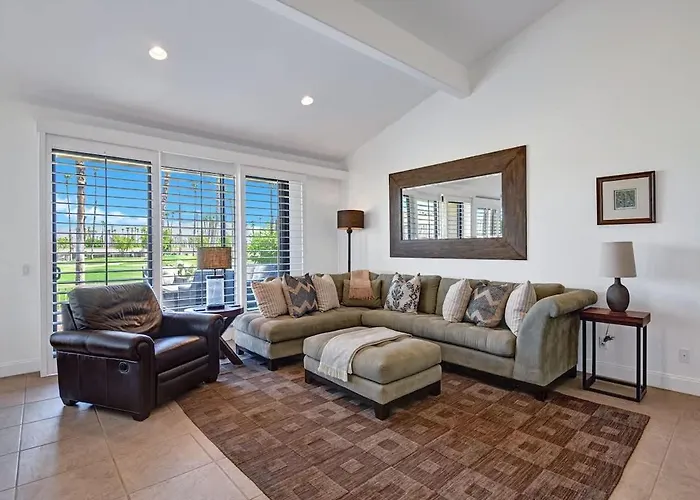 Pet-Friendly Palm Valley Condoviewsbbqpoolspa Palm Desert