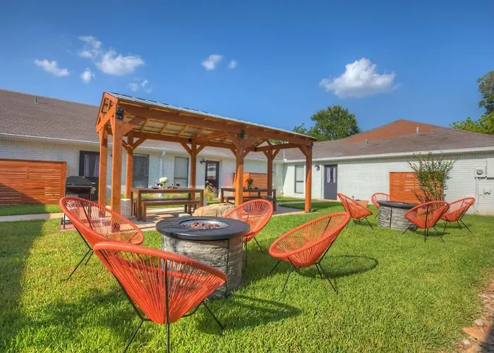 Wanderlust #2 | Hot Tub | Shared Outdoor Space Fredericksburg