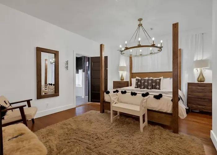 Poplar Place Main House With Hot Tub-1 Mi To Main St Fredericksburg