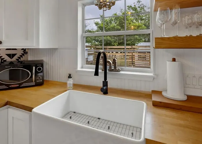 Poplar Place Main House With Hot Tub-1 Mi To Main St Fredericksburg