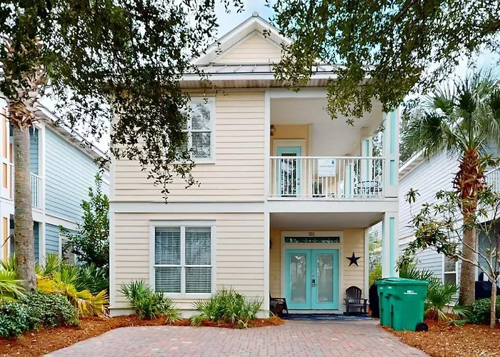 Villages Of Crystal Beach: Kono Cabana Destin