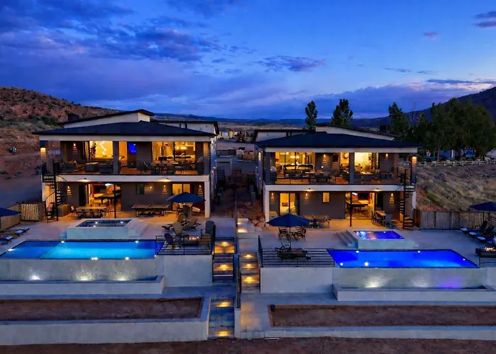 Exclusive Retreats Desert Vista Retreat- Moab Estate For Large Groups- Pool, Spa