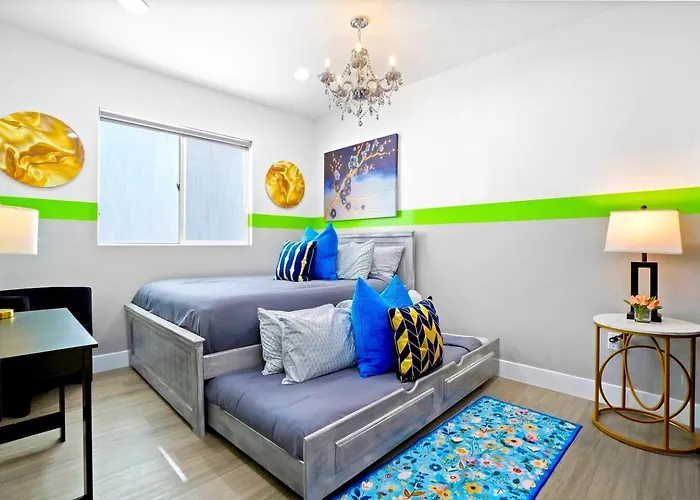 A - 3Br 3Ba North Hollywood Pad 15M To Universal With Patio And Parking Los Angeles