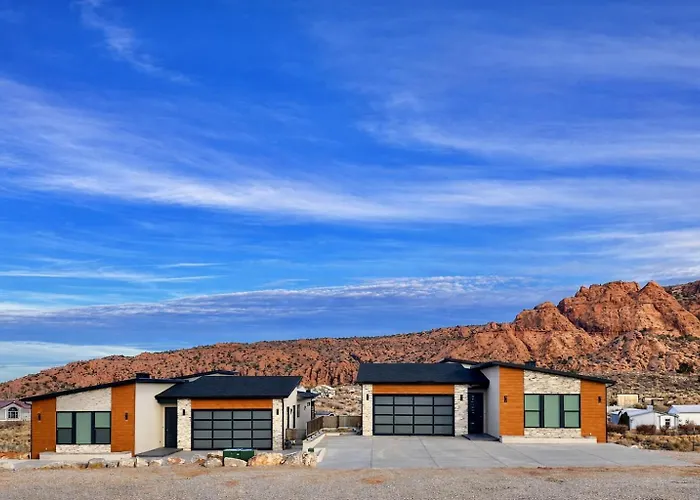 Exclusive Retreats Desert Vista Retreat- Moab Estate For Large Groups- Pool, Spa