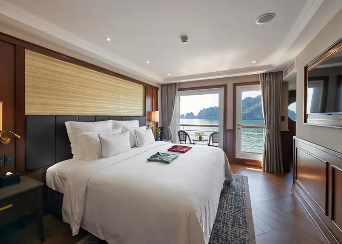Paradise Legacy Cruise Halong