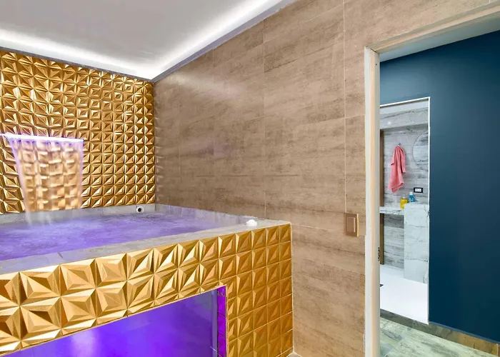 Ferienwohnung Provenza! Golden Jacuzzi - 5Br Only 1 Block From Lleras Medellín