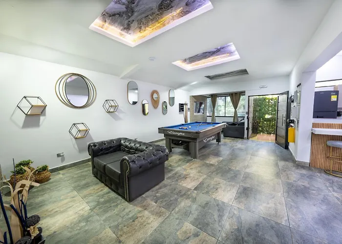 Ferienwohnung Provenza! Golden Jacuzzi - 5Br Only 1 Block From Lleras Medellín