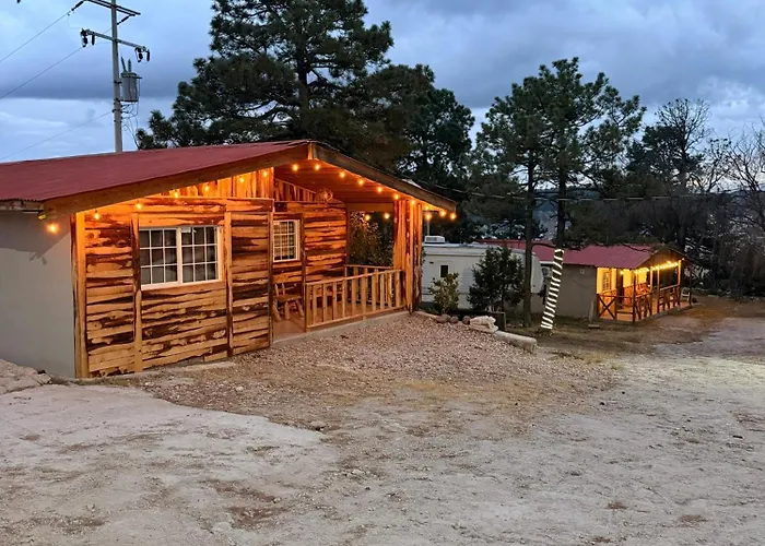 Cabanas El Pino 2 Creel