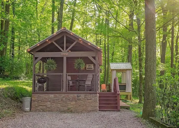 Stefan Cabin Nature-Nested Tiny Home Hot Tub Chattanooga