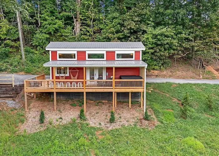 The Red Roost Cabin Chattanooga