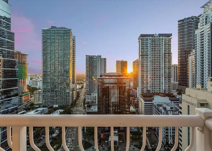 Villa Brickell Bayfront Oasis Stunning Views Pool Gym Miami