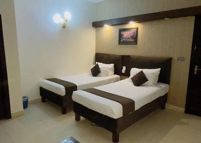 Hotel Royal Ilva By Oramin Rooms Lahore