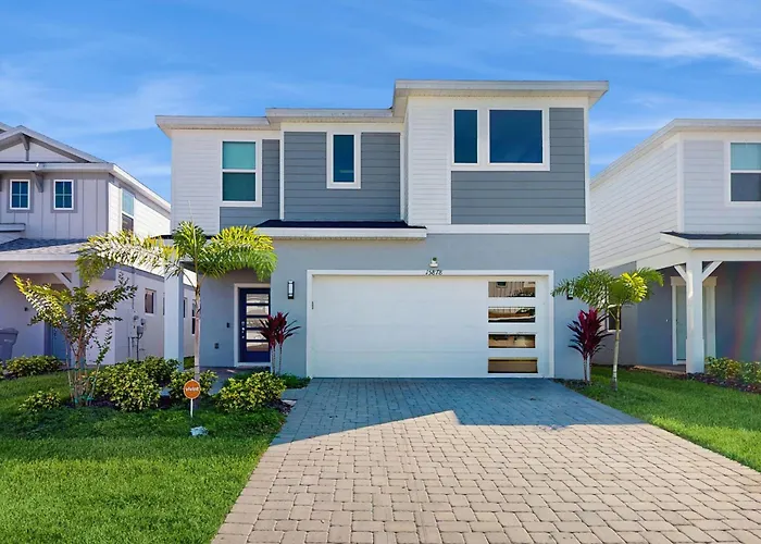 Amazing Home With Outdoor Patio, Wifi, & Close To Local Attractions Near Orlando
