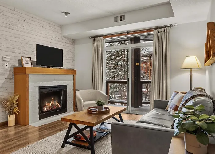 Blackstone Mountain Lodge Managed By Little Sister Getaways Canmore