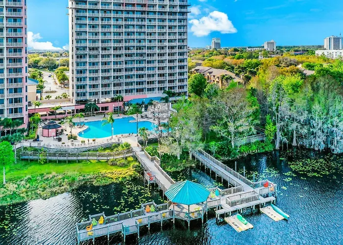 Lakefront Condo With Amazing Views, Pool, & Hot Tub - Steps From The Beach Orlando
