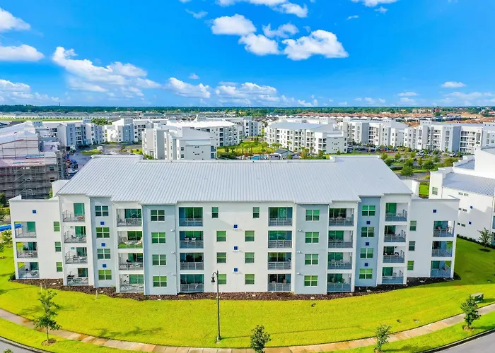 Fourth Floor Penthouse With Shared Pools And Hot Tub, Fast Wifi, & Central Ac Kissimmee