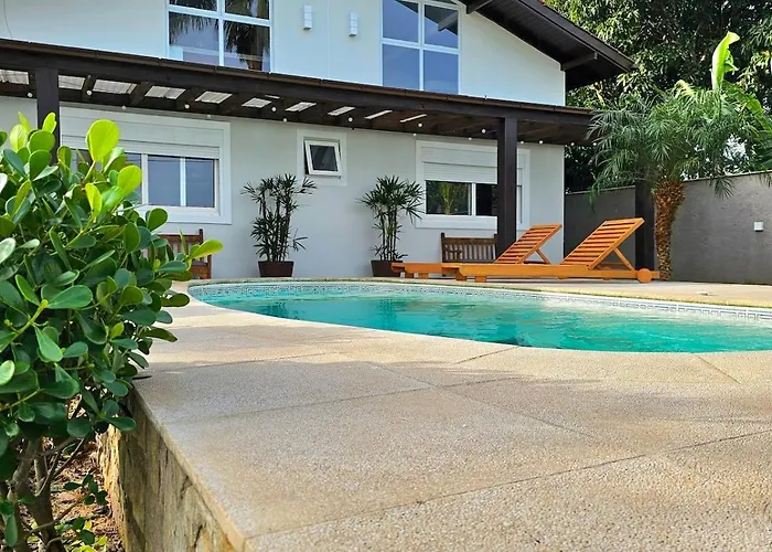 Casa Com Jacuzzi Aquec Praia Daniela Prox Jurere Florianópolis