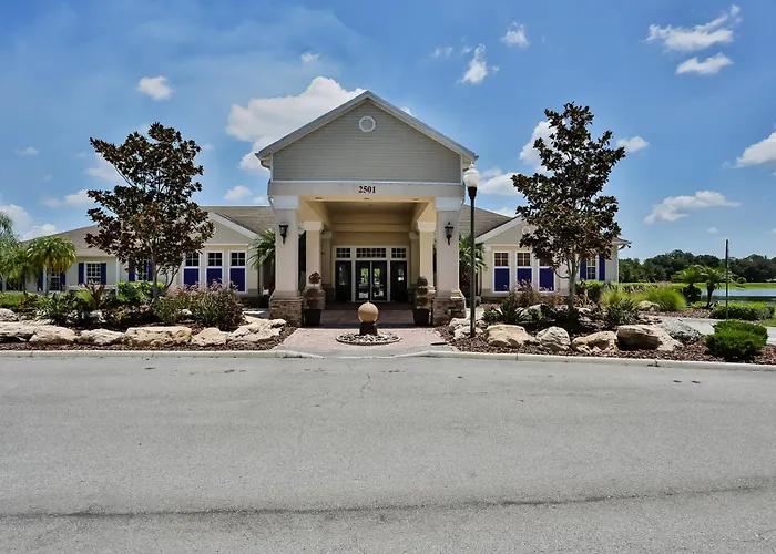 Updated Retreat With Pool Access, W/D, Ac, & Patio - Close To Disney Parks Kissimmee