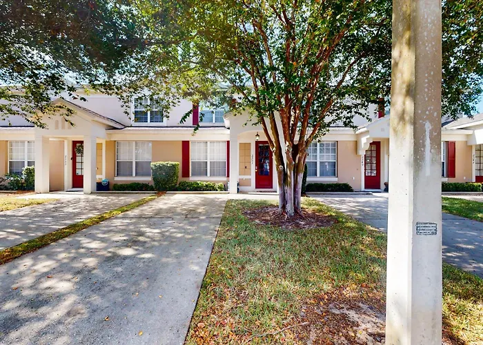 Resort Home With Private Pool, Hot Tub, Tennis, Game Room, Gym, Sports Courts Kissimmee