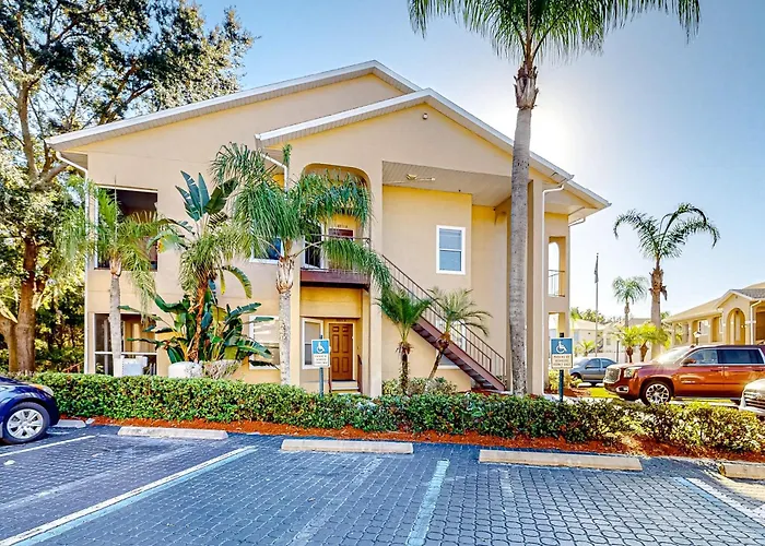 Sunny Condo With Pool, Hot Tub, Tennis Court, & Gym - Balcony & Washer/Dryer Kissimmee