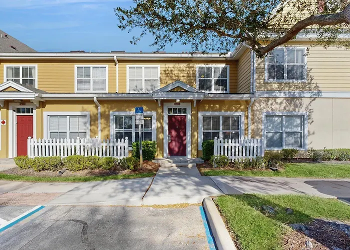 Snowbird-Friendly Condo Near Disney And Orlando With Outdoor Pool, Fast Wifi, W/D Kissimmee