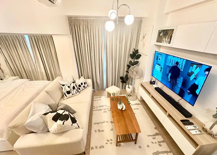 New Cozy 1Br King Bed At Greenbelt Hamilton Makati Manila