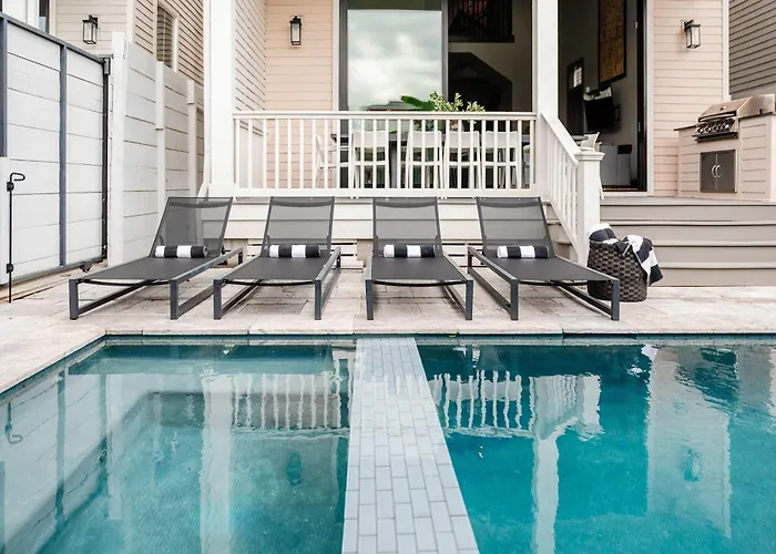 Luxe 7 Bedroom Home Heated Pool & Spa New Orleans