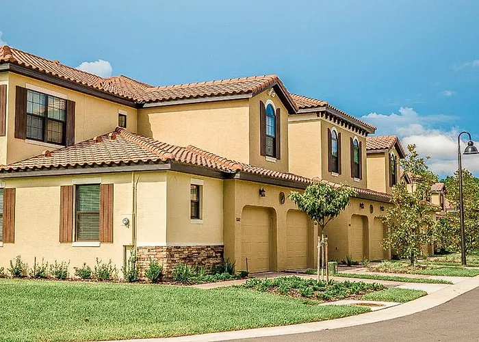 Charming Dog-Friendly Home With Pool, Hot Tub, Fitness Center, Patio, & Kitchen Kissimmee