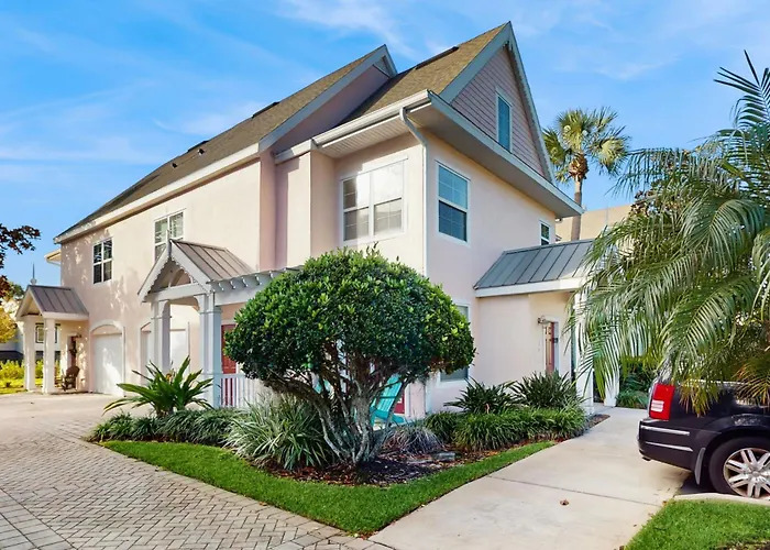 Lakeside Getaway Near Orlando Attractions | Pools, Hot Tub & Resort Amenities Kissimmee