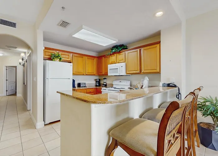 Lake-View 3Rd-Floor Condo With Hot Tub, Pools, Balcony, Shuttle Service, & Gyms Orlando