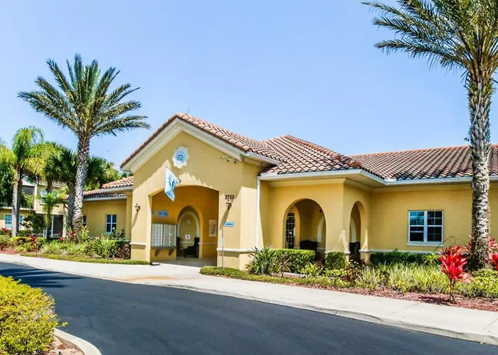 Bright, Centrally-Located Getaway With A Pool, Clubhouse, & Fast Wifi Orlando