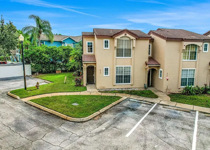 Breezy Townhouse With A Pool, Hot Tub, Patio, Central Ac, And Washer/Dryer Kissimmee