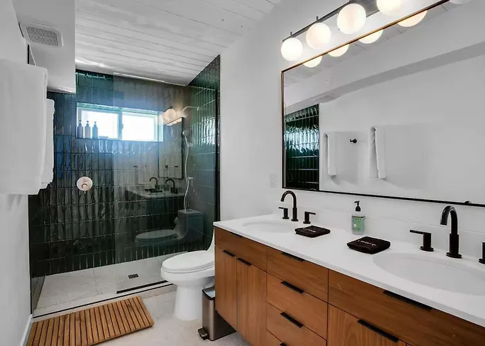 Villa Mid-Century Oasis W Heated Pool & Hot Tub 7Min Dt Palm Springs