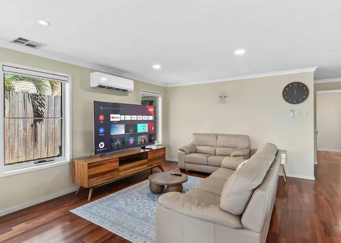 Spacious 2-Storey 4Br House Family Friendly Brisbane