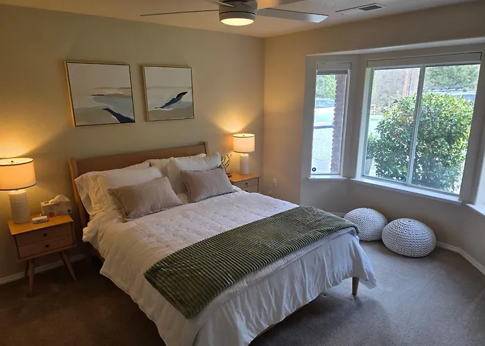 Spacious Ranch Retreat Near Yosemite & Bass Lake With Hot Tub & Game Room Oakhurst