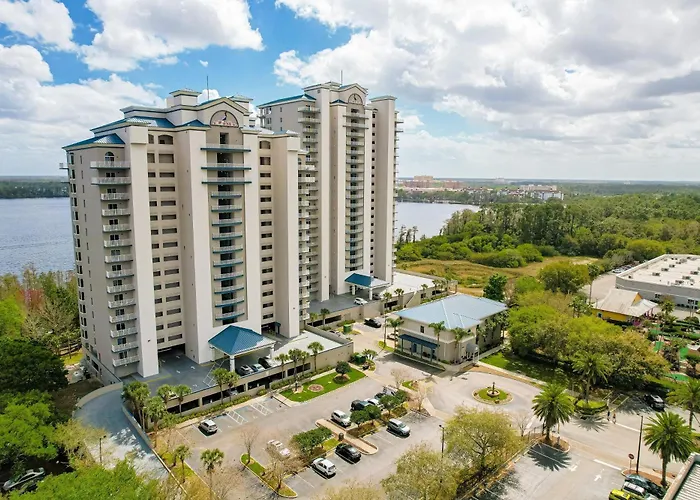Lakefront Retreat With Ac, Kitchen, Pool, Hot Tub & Gym Near Top Attractions Orlando