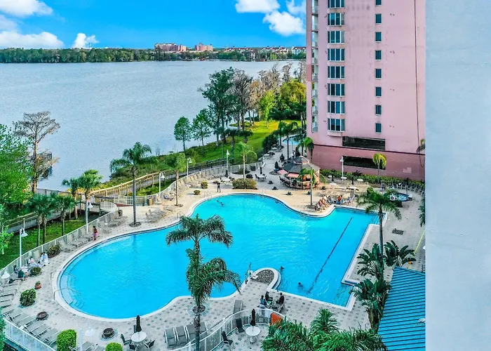 Lakefront Condo With Full Kitchen, Ac, Pool & Hot Tub Near Local Attractions Orlando