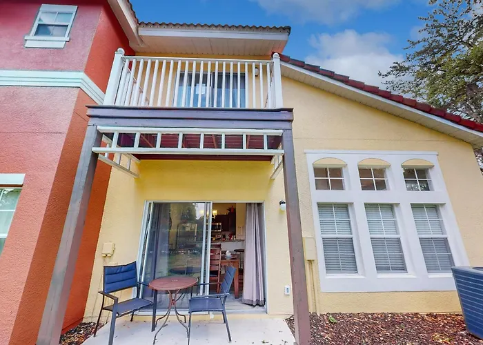 Renovated Emerald Island Gem | Heated Pool, Hot Tub, Tennis & Volleyball Kissimmee