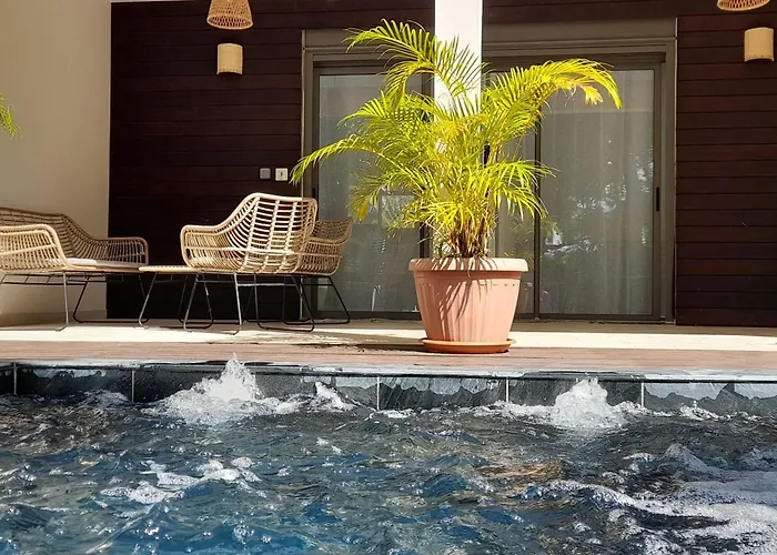 Villa Avec Spa Privatif Et Terrasse A Saint-Philippe - Fr-1-786-47