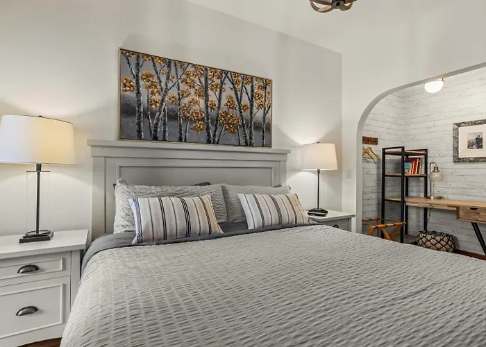 Blackstone Mountain Lodge Managed By Little Sister Getaways Canmore