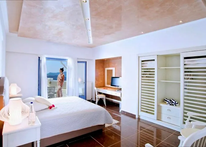 Villa Maria House In Santorini Pool And Jacuzzi Fira 