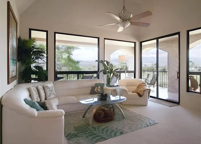 Golf-View Condo With Golf Discounts & Lanai Waikoloa
