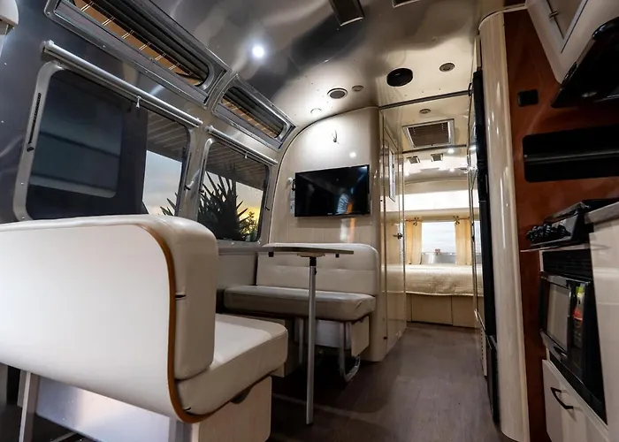 Airstream Stay Private Jacuzzi & Volcano View Monterrey