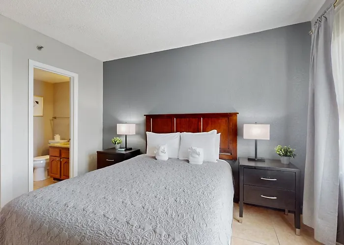 Spacious Condo With A Kitchenette, Ac, Pools, Hot Tubs, Tennis, & Gym Orlando