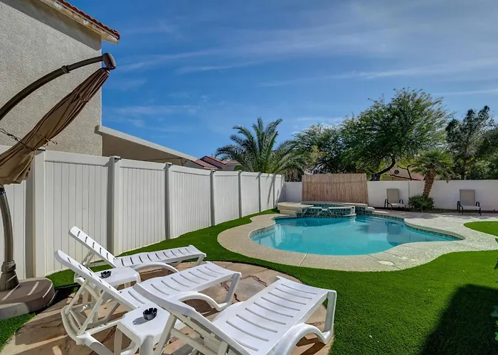 Nirvana Escape, Pool, Hot Tub, Game Room, Home Gym! Las Vegas
