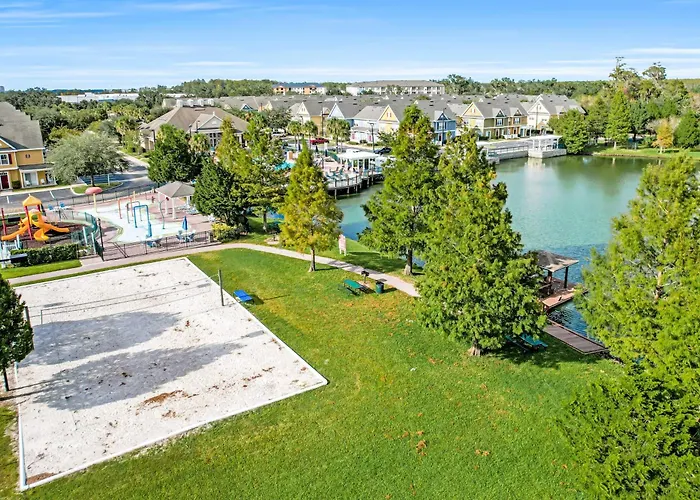 Snowbird-Friendly Condo Near Disney And Orlando With Outdoor Pool, Fast Wifi, W/D Kissimmee